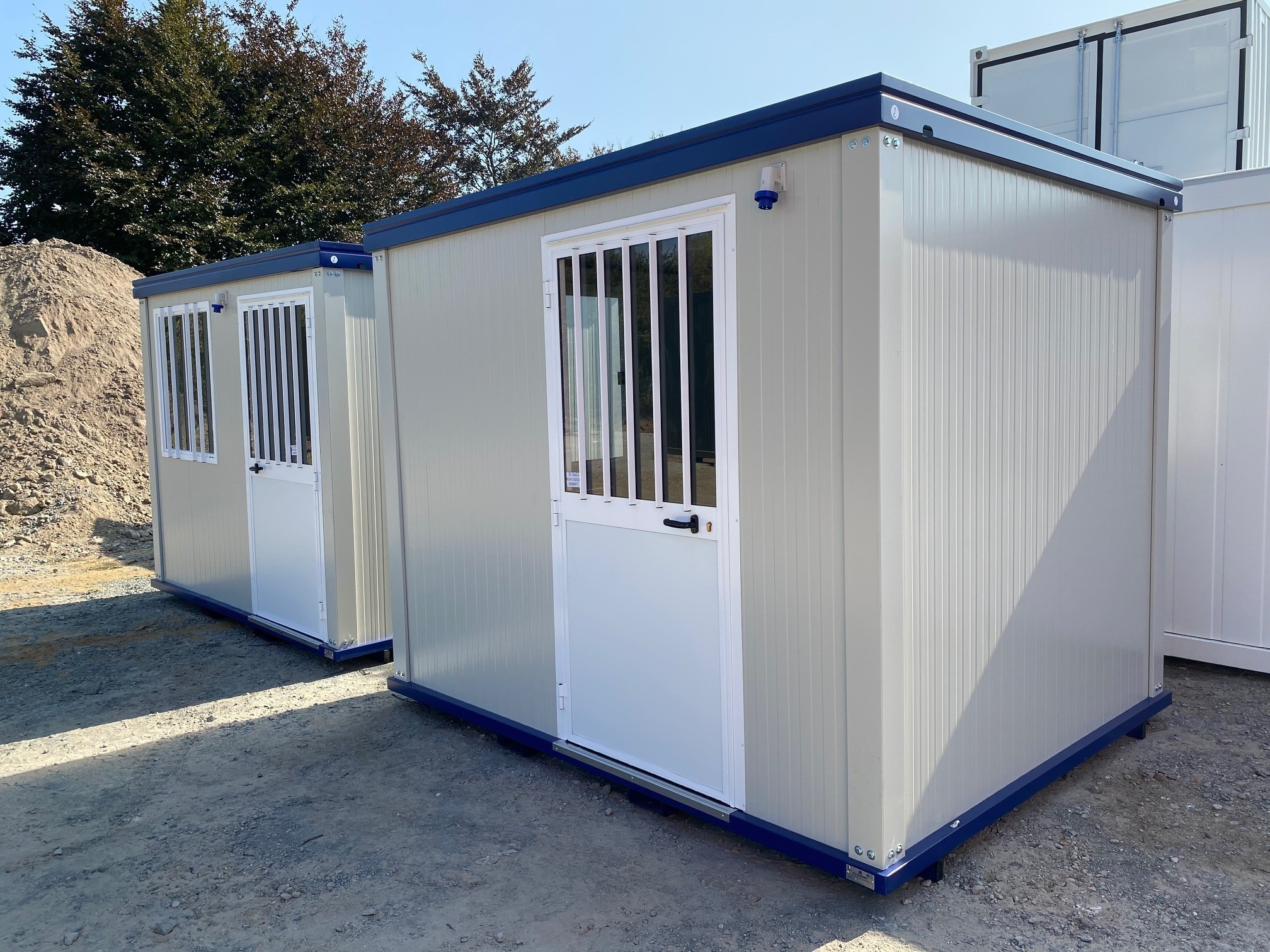 Container Chantier Avec Fenêtre de Côté (Dim. 3.00 X 2.40 m)