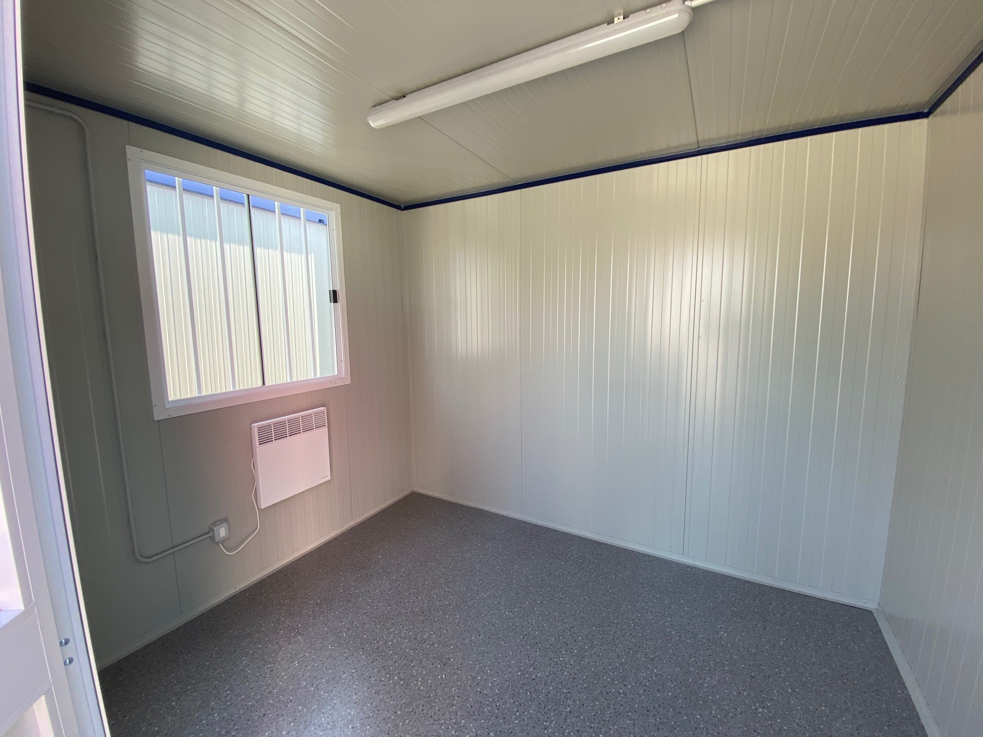 Container Chantier Avec Fenêtre de Côté (Dim. 3.00 X 2.40 m)