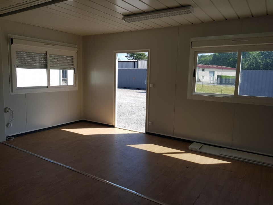 Ensemble Modulaire 30 M² Équipé de Wc / Lave mains