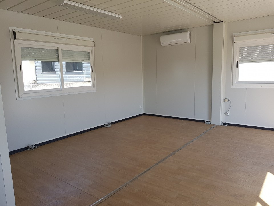 Ensemble Modulaire 30 M² Équipé de Wc / Lave mains